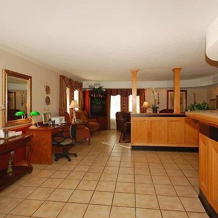 Red Roof Inn Форрест-Сити Интерьер фото