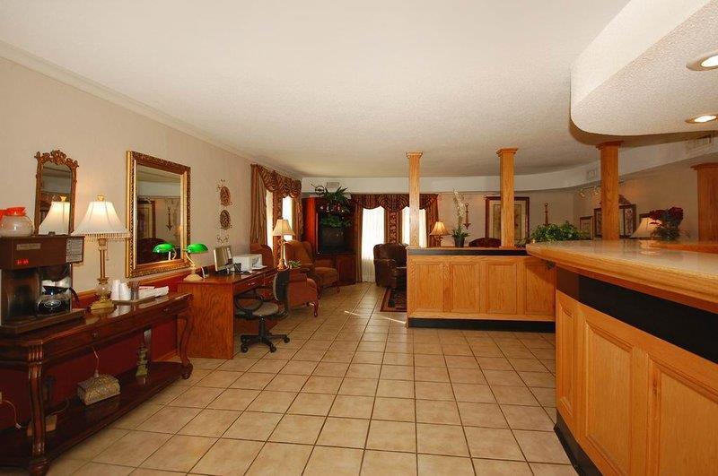 Red Roof Inn Форрест-Сити Интерьер фото